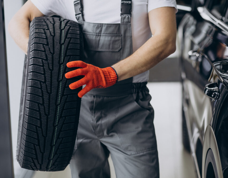 The Most reliable Tyre change service in Oldham that reaches you in time